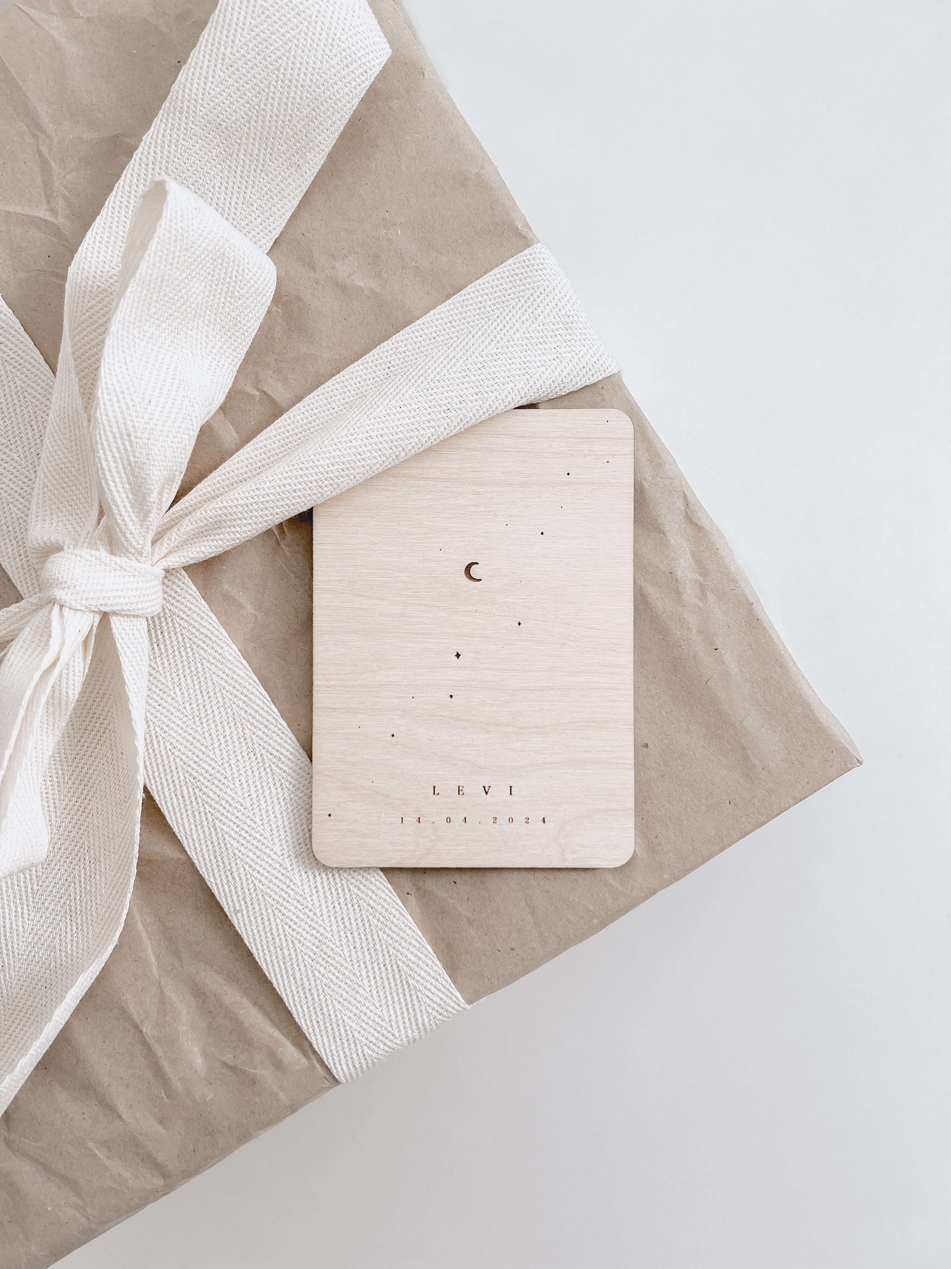 Karte zur Geburt aus Holz - personalisiert