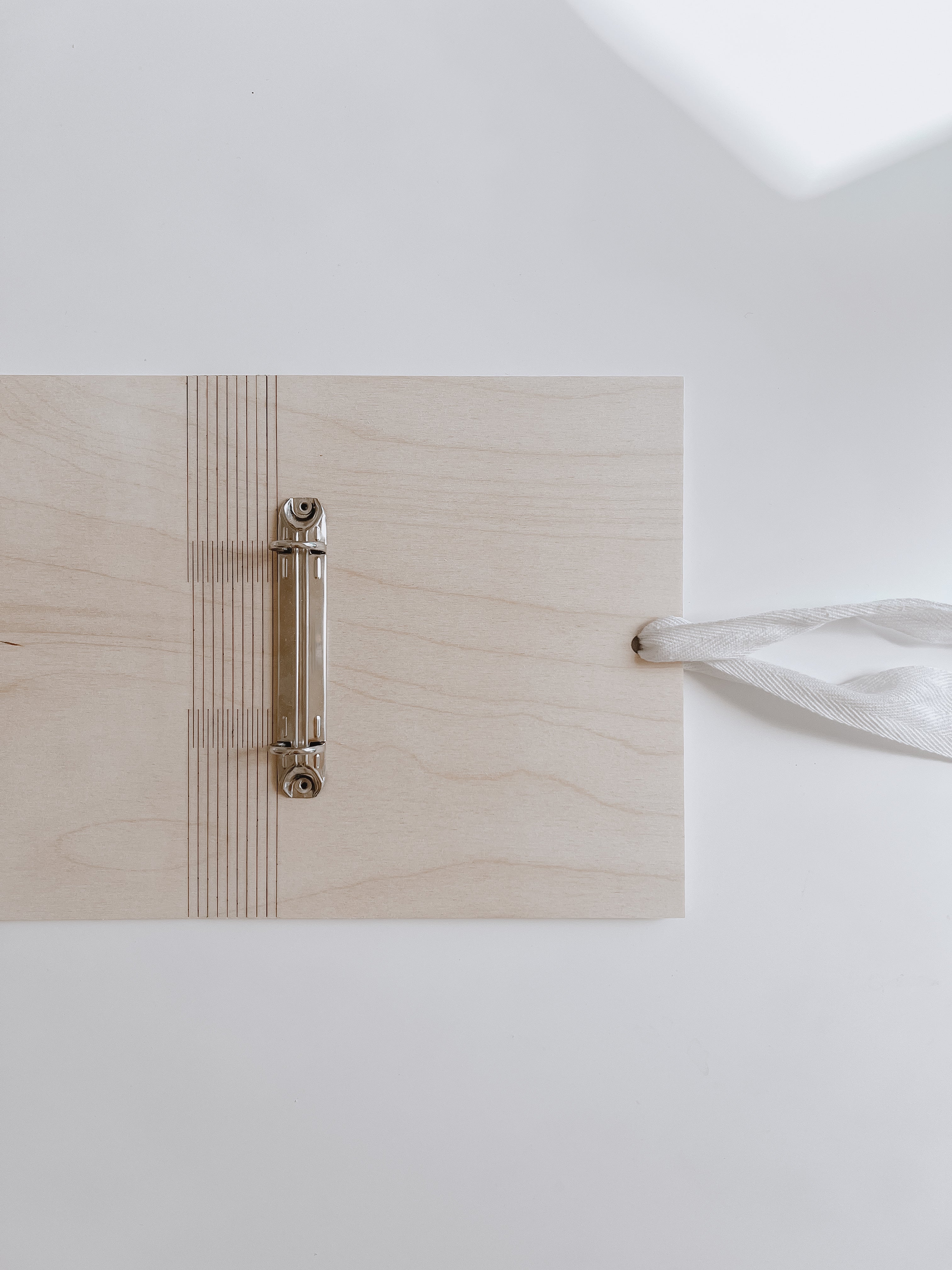 Erinnerungsalbum personalisiert aus Holz