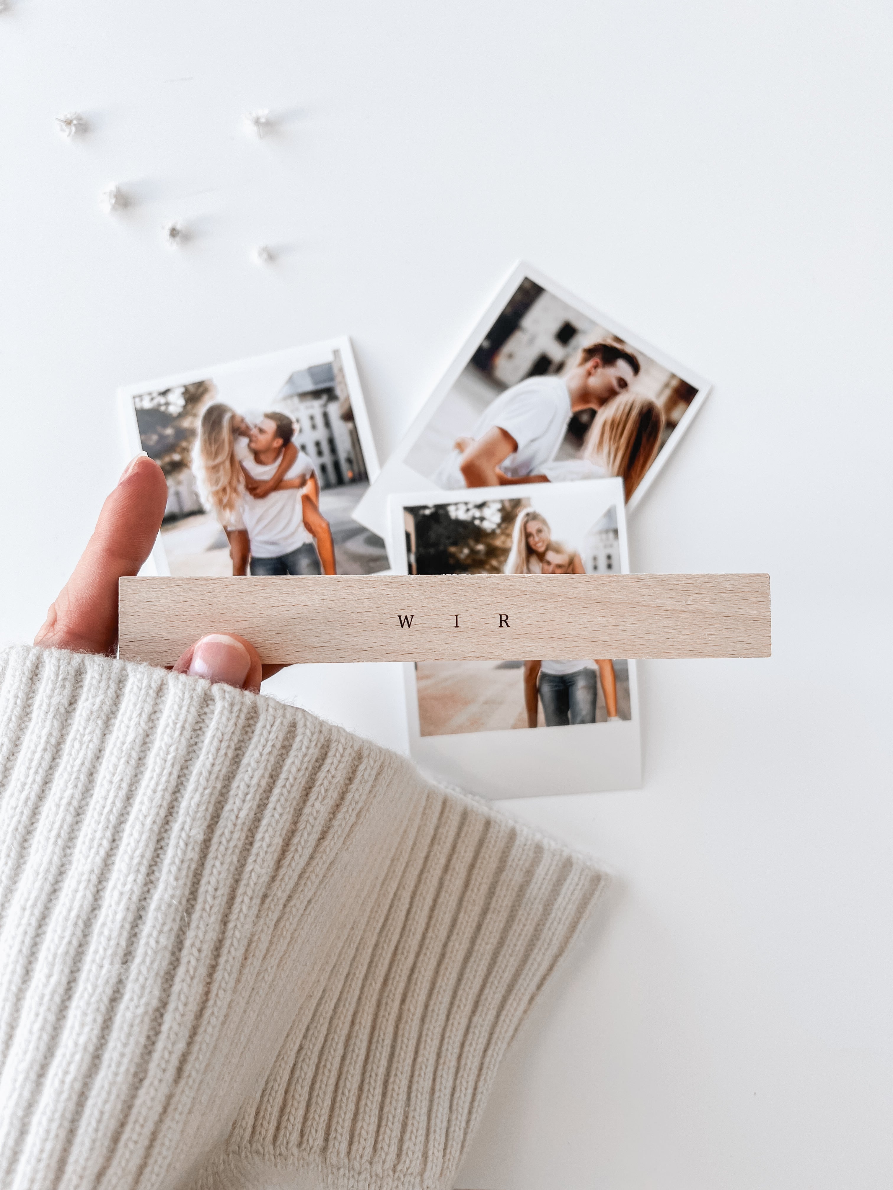 Kartenhalter aus Holz - Wir