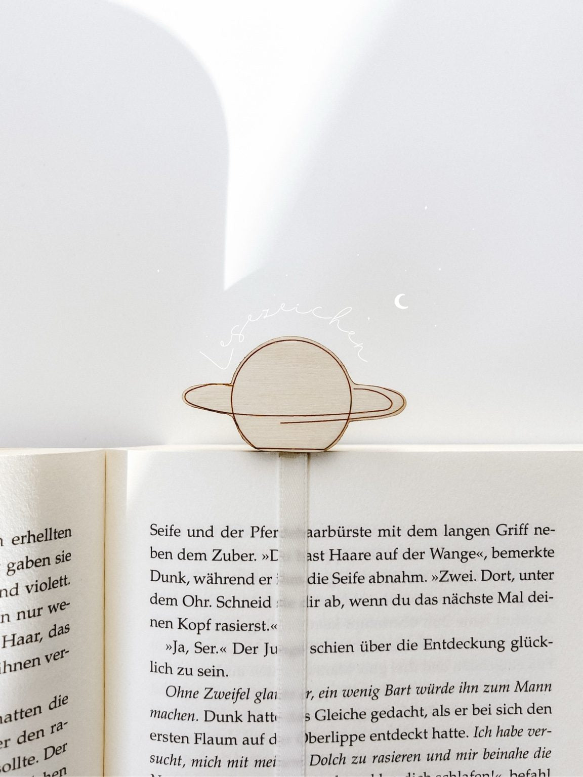 Lesezeichen Holz Planet Saturn Einschulungsgeschenk – Buchzeichen Naturholz handgefertigt – Geschenk Leseratten Kinder Deutschland