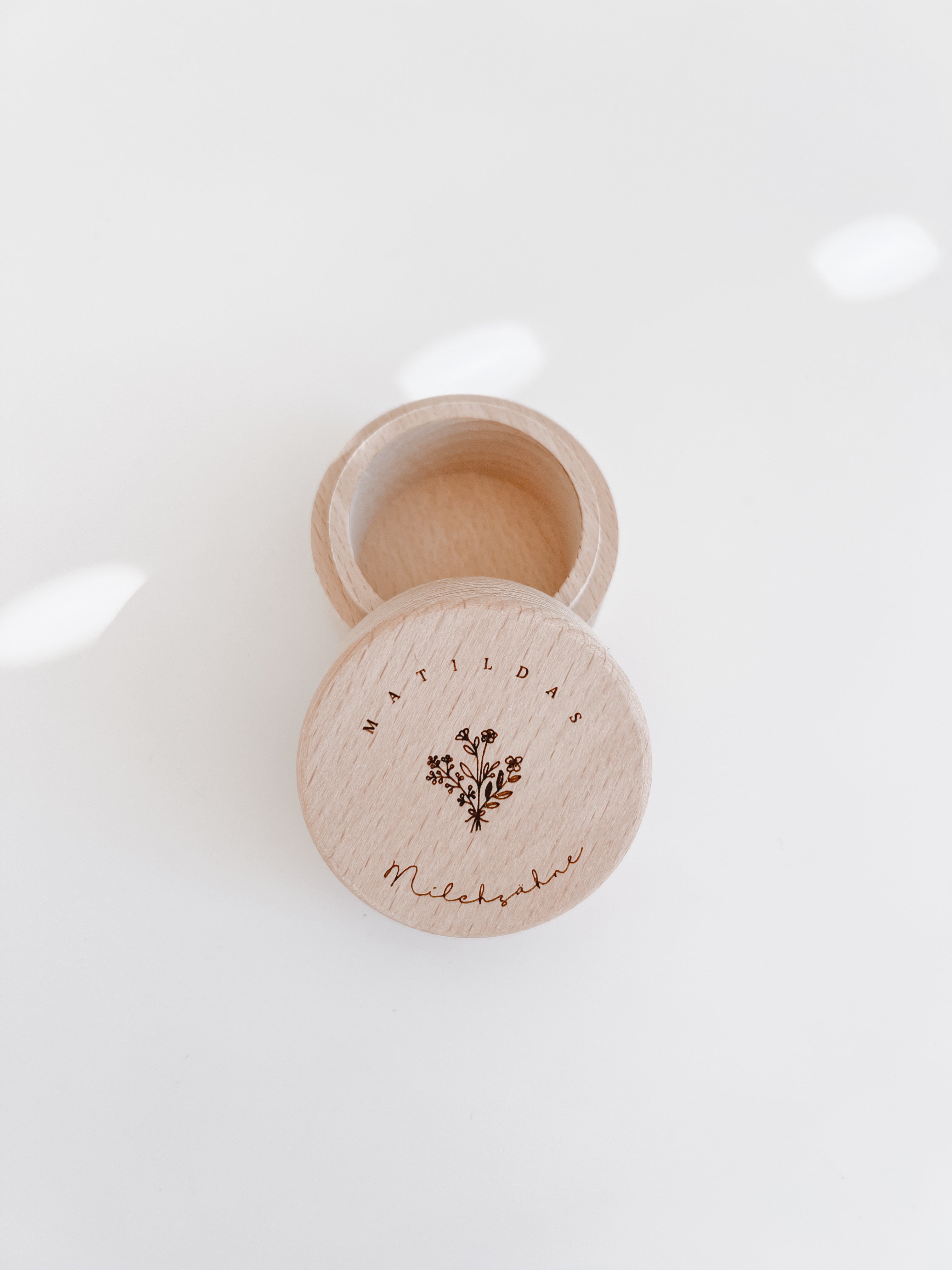 Zahndose Holz personalisiert - Blume Gravur