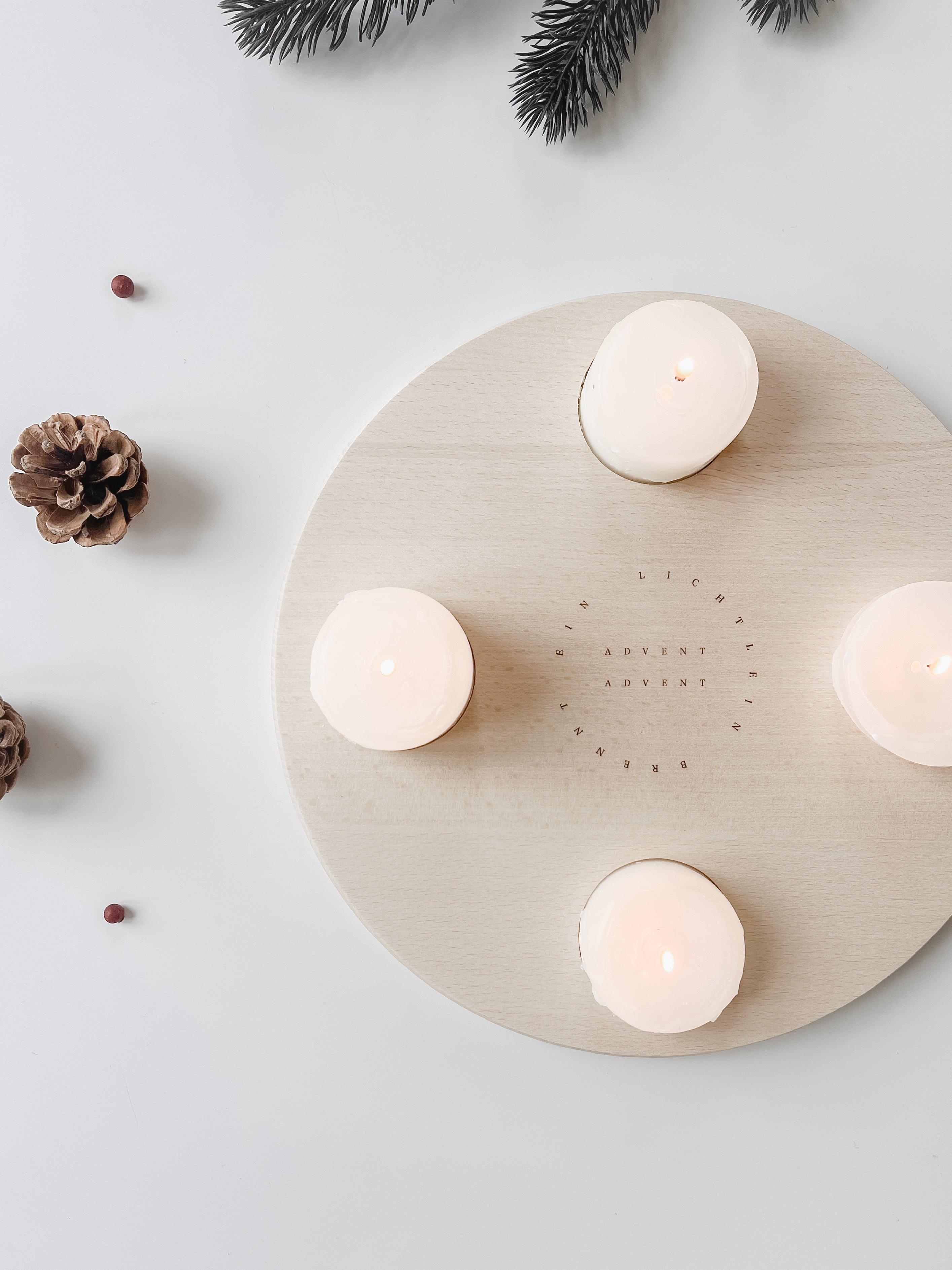 Adventskranz aus Holz - minimalistisch