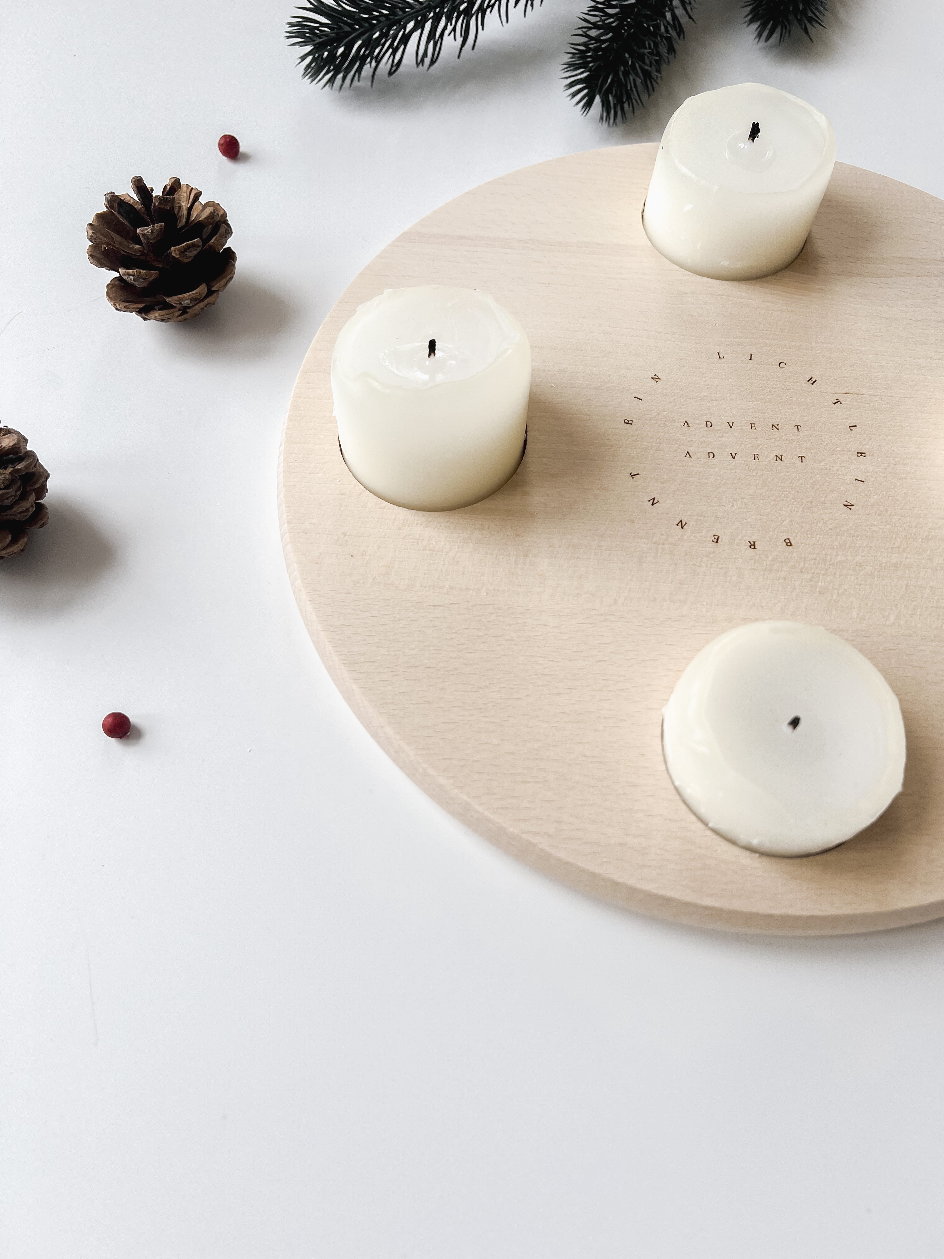 Adventskranz aus Holz - minimalistisch