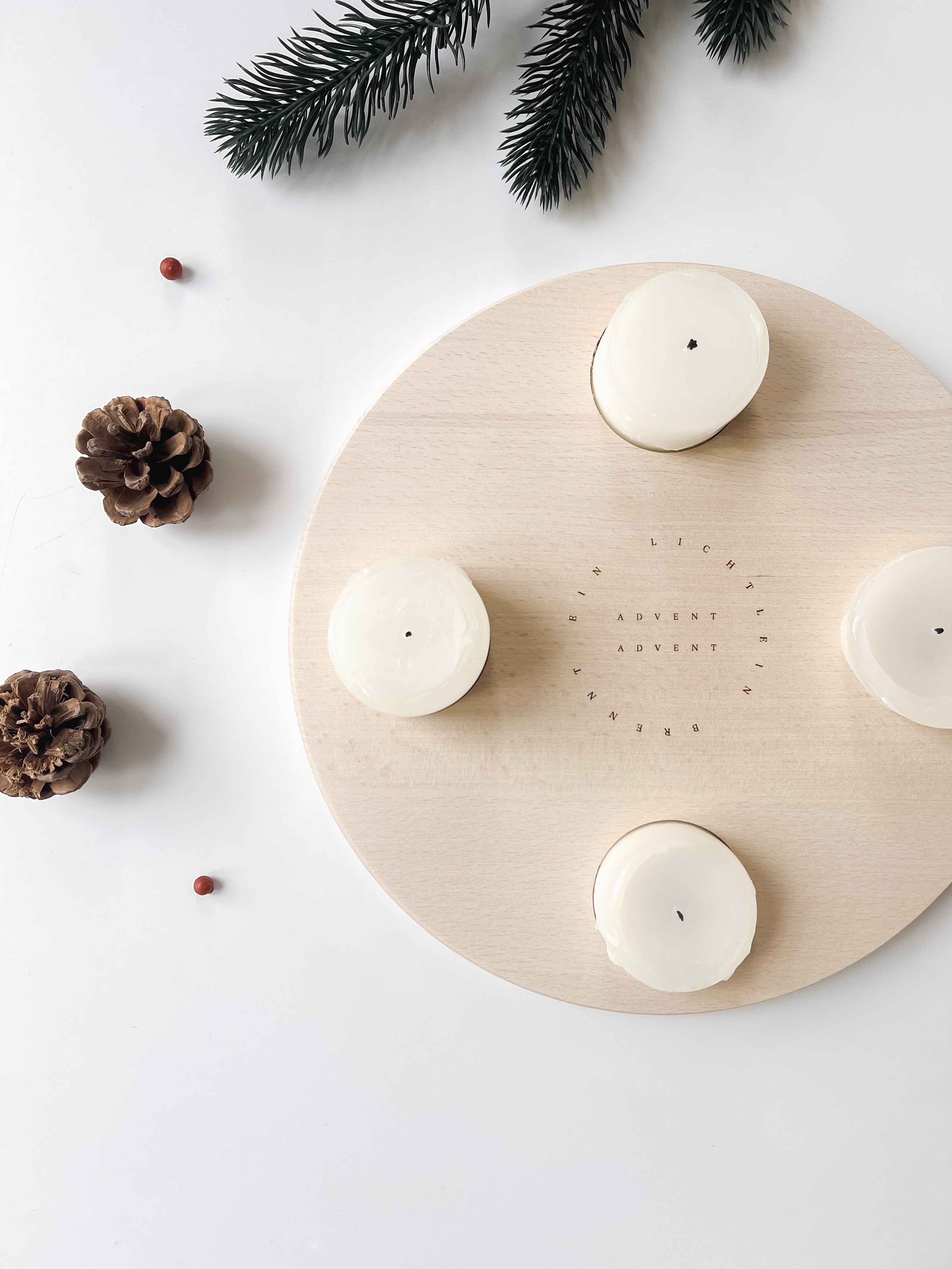 Adventskranz aus Holz - minimalistisch