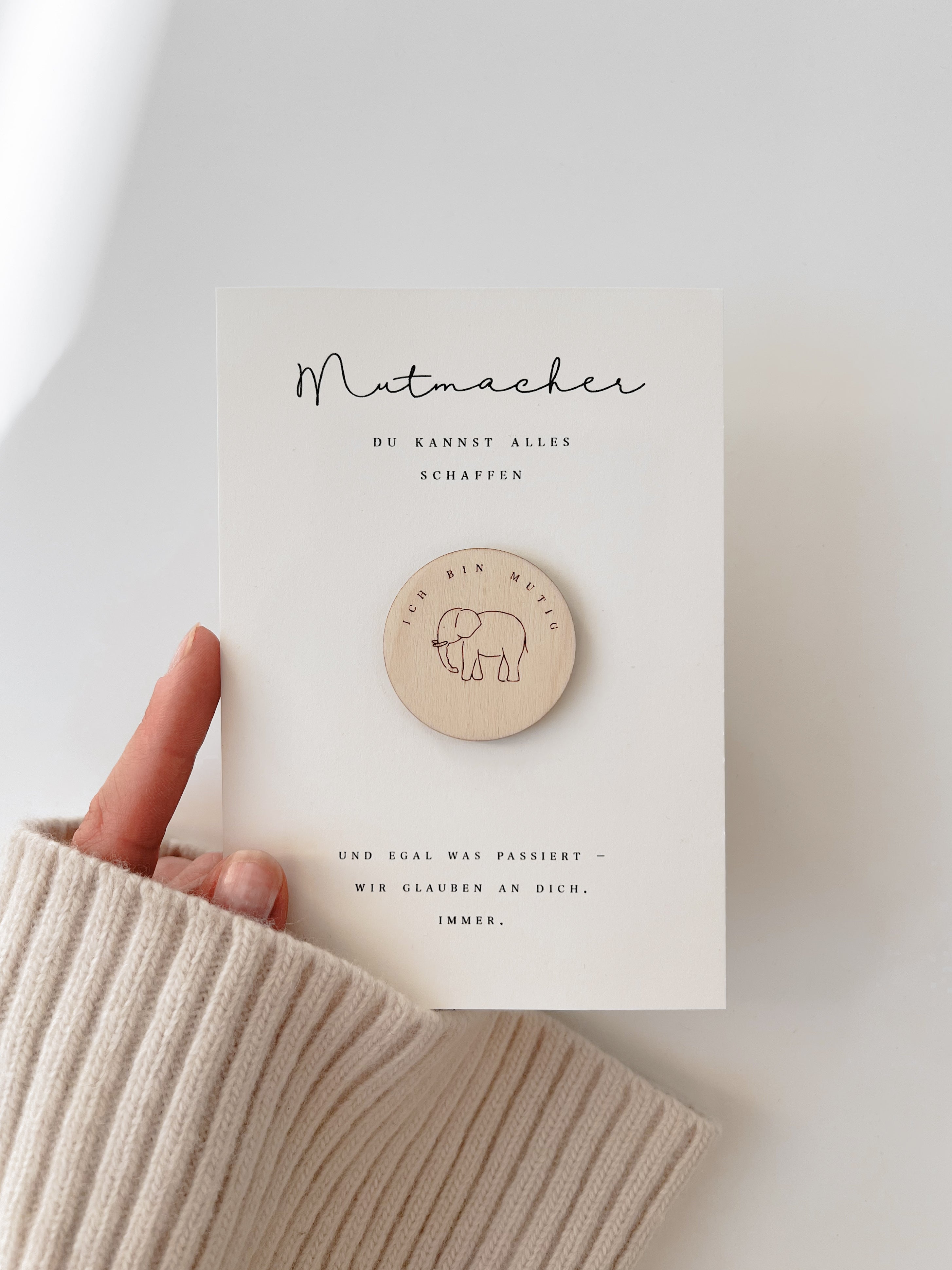 Mutmacher Holz Elefant Einschulungsgeschenk – Ich bin mutig graviert – Kinder Schulstart Karte handgefertigt Deutschland