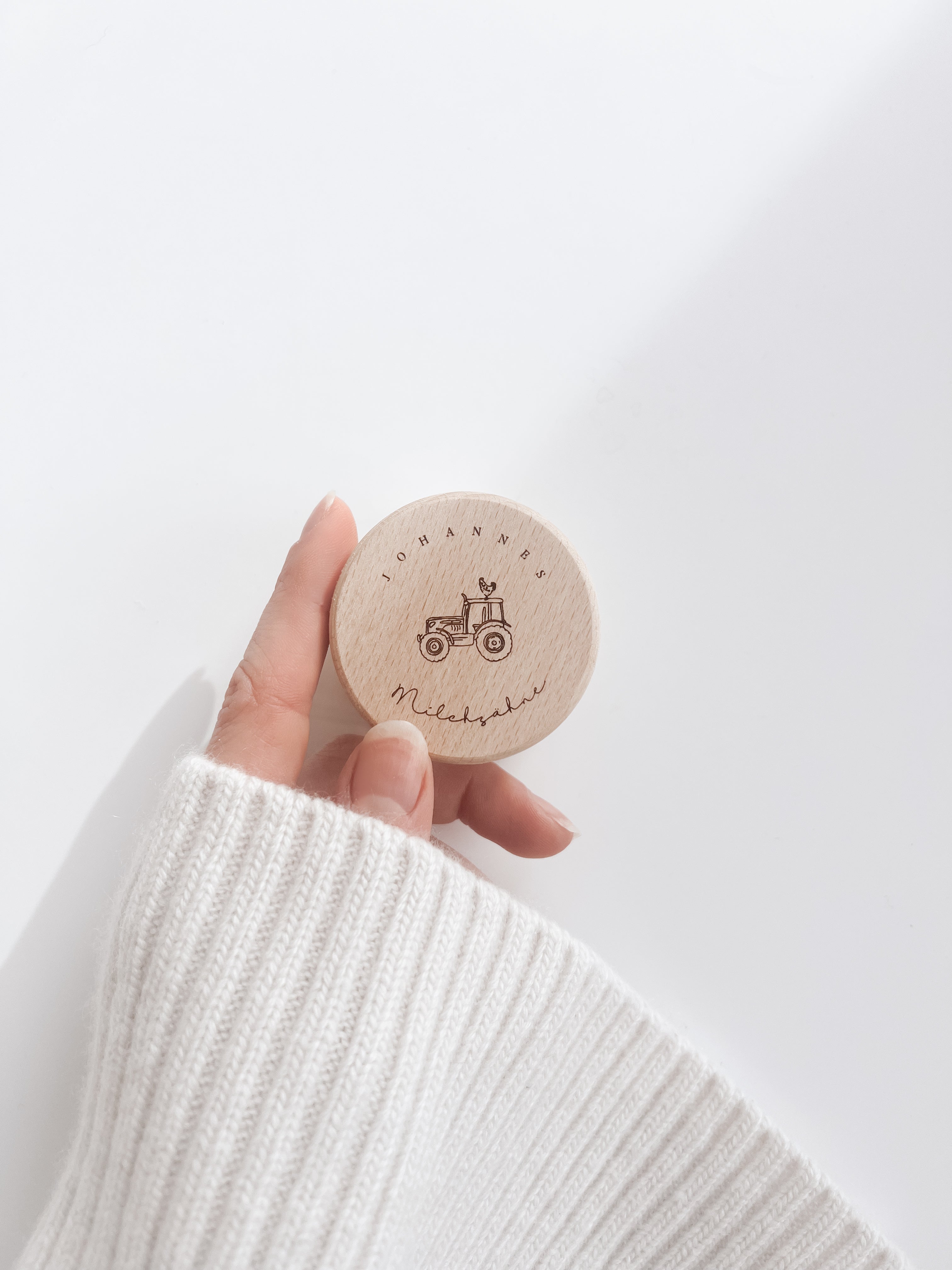 Zahndose Holz personalisiert - Traktor Gravur